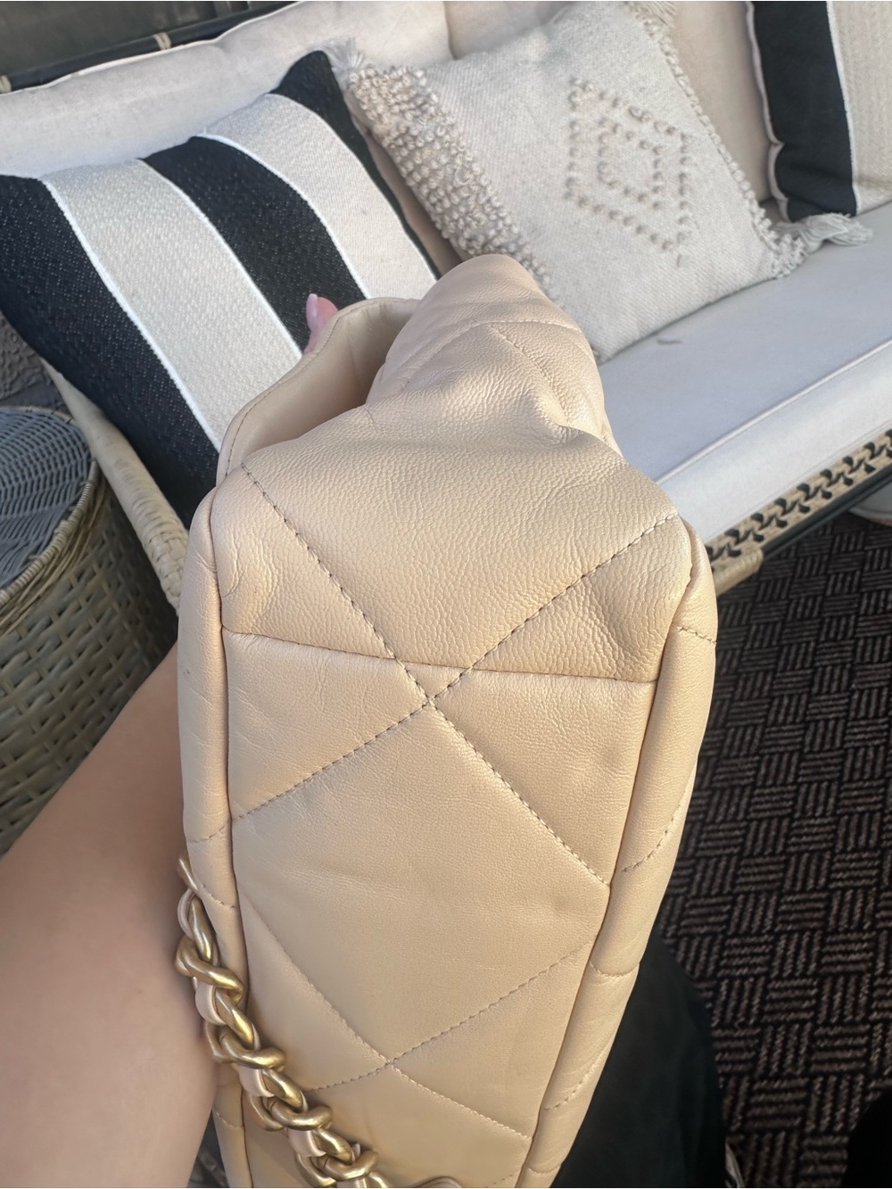 Chanel Large 19 Flap Bag cream Beige Lambskin Mixed Hardware 100% authentic - Picture 9 of 13